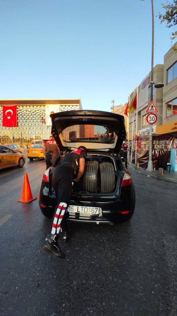 Taksim'de asayiş uygulaması yapıldı