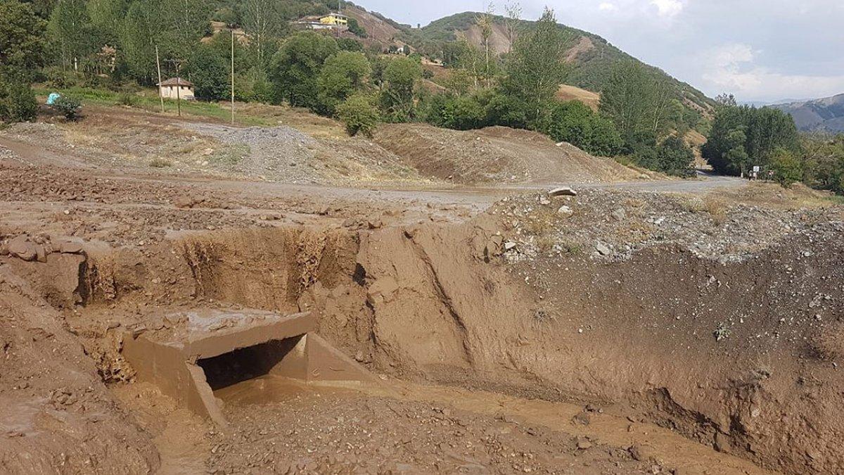 Kars’ın Sarıkamış ilçesindeki köyde sel baskını