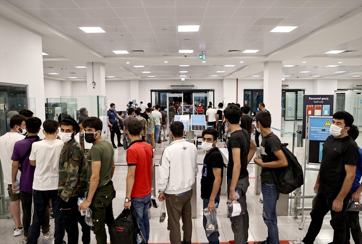 7 ayda 37 bin düzensiz göçmen sınır dışı edildi