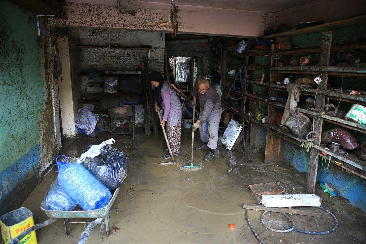 Bartın’da selzede, eşi ile helalleştiği anları gözyaşları içinde anlattı
