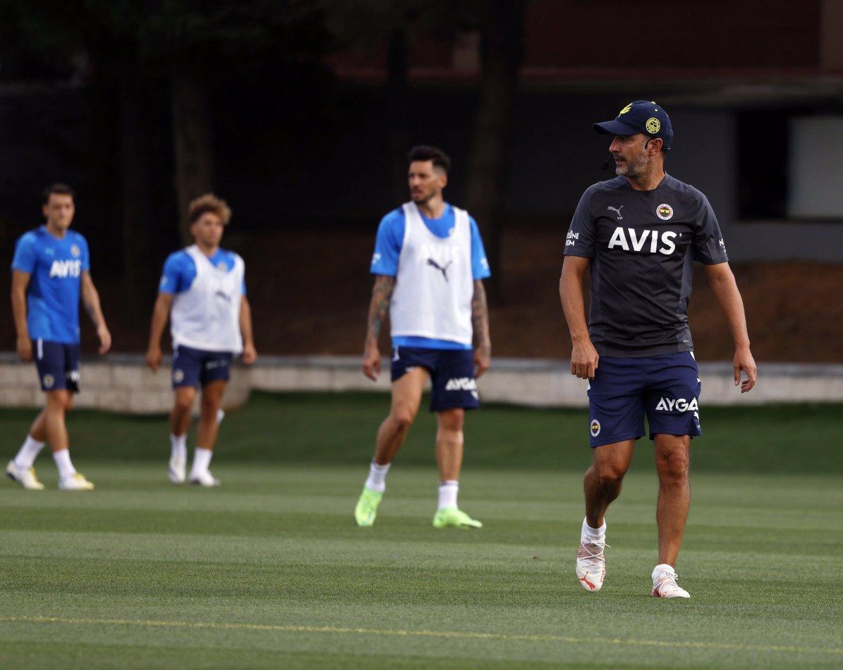 Fenerbahçe'de 11 oyuncu kamp kadrosuna alınmadı