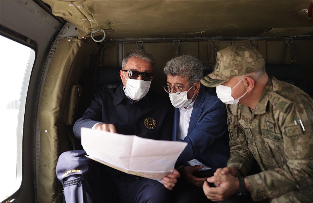 Hulusi Akar ve TSK komuta kademesi İran sınırında