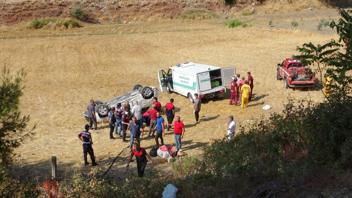 Osmaniye’de anne ve kızı, tarlaya uçan araçta can verdi