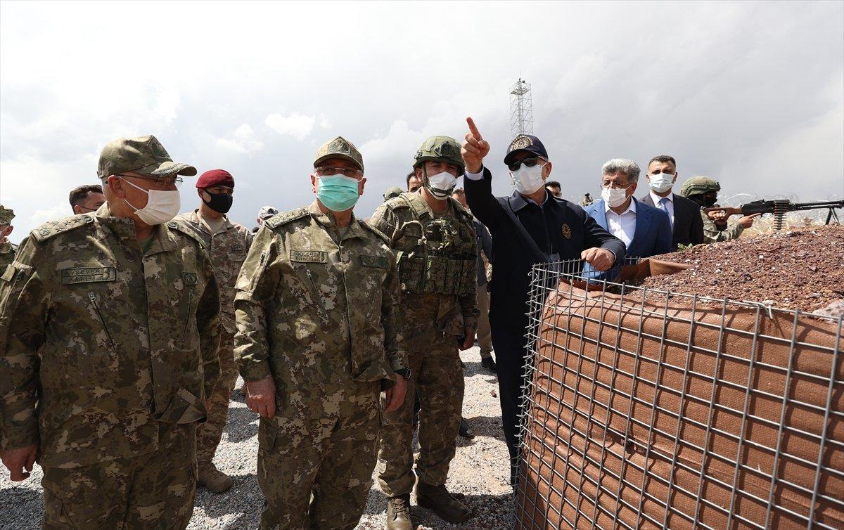 Hulusi Akar ve TSK komuta kademesi İran sınırında