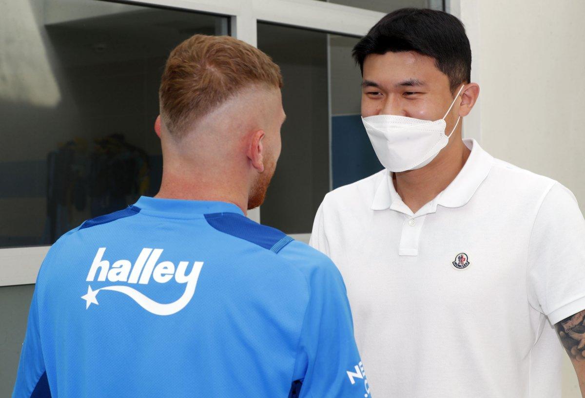 Min-Jae Kim, takım arkadaşlarıyla tanıştı