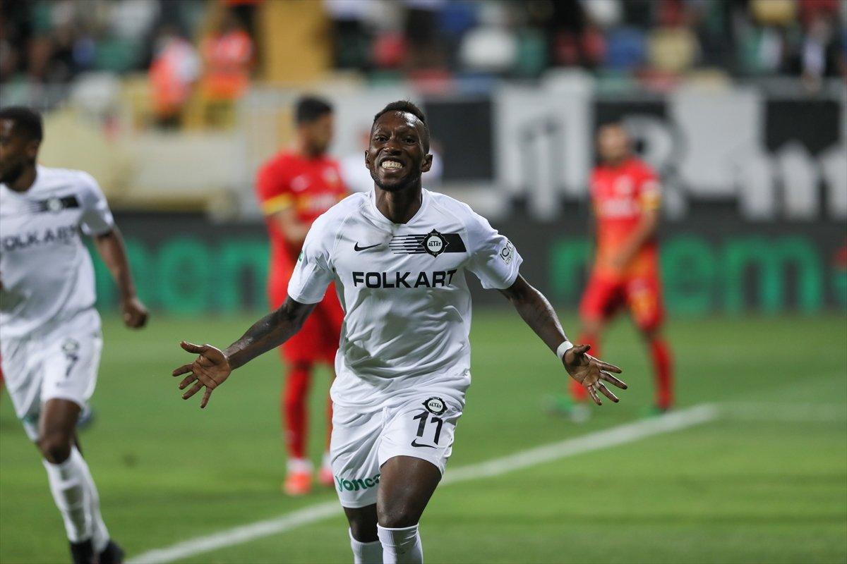 Altay, sahasında Kayseri'ye 3 gol attı