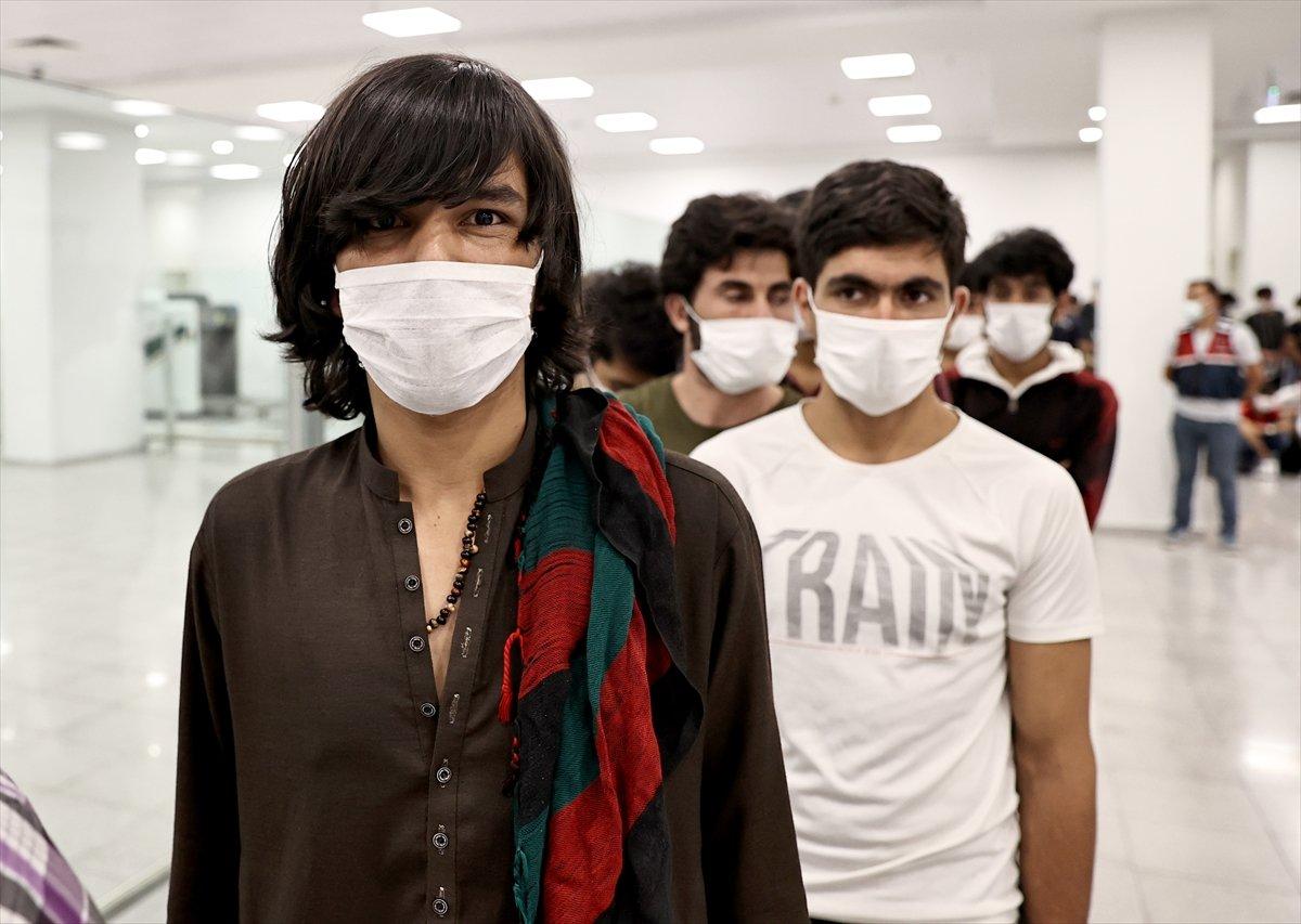 7 ayda 37 bin düzensiz göçmen sınır dışı edildi