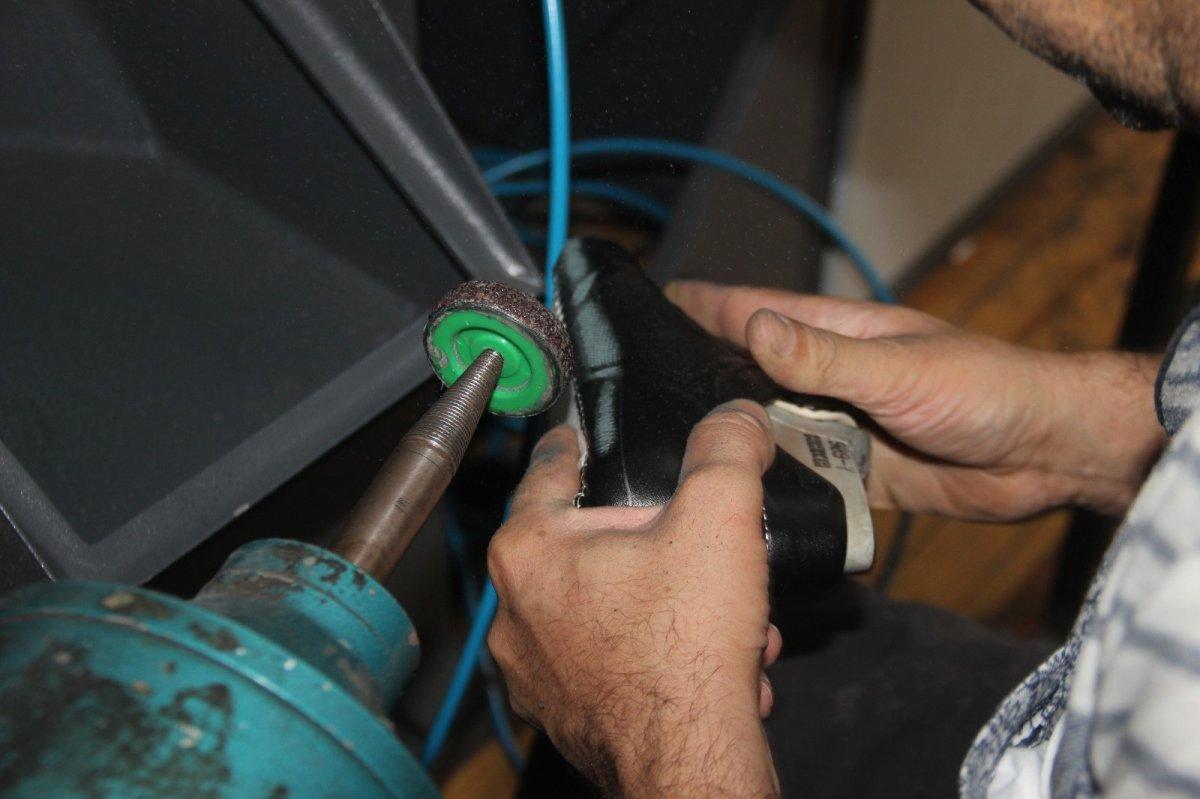 Ayakkabıcı annesi için diyabet ayakkabını üretti