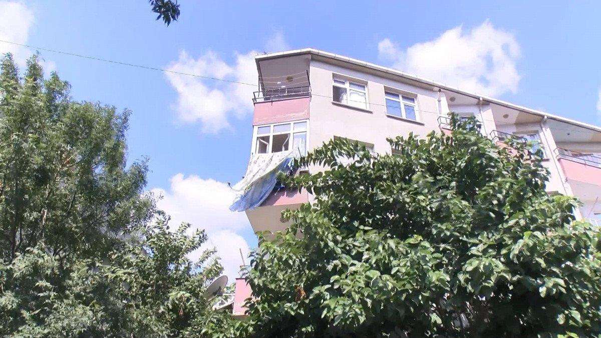 Avcılar'da ev sahipleri uyurken hırsızlık yaptılar