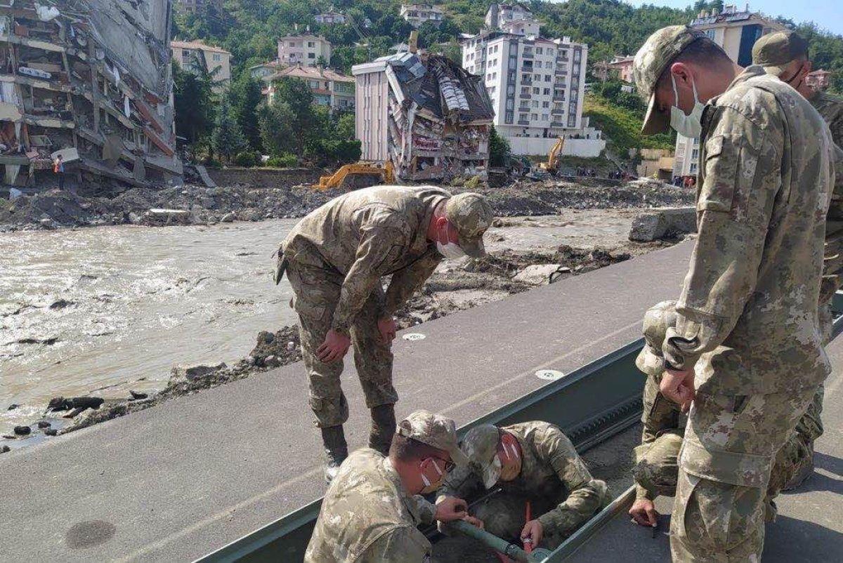 MSB'nin sel bölgesine gönderdiği yatay kaydırmalı köprü tankı kuruldu