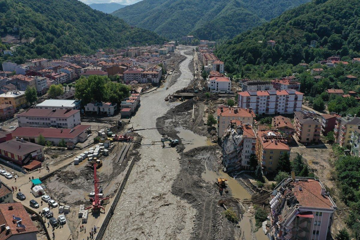 Kastamonu’daki Ezine Çayı üzerine seyyar köprü inşa ediliyor