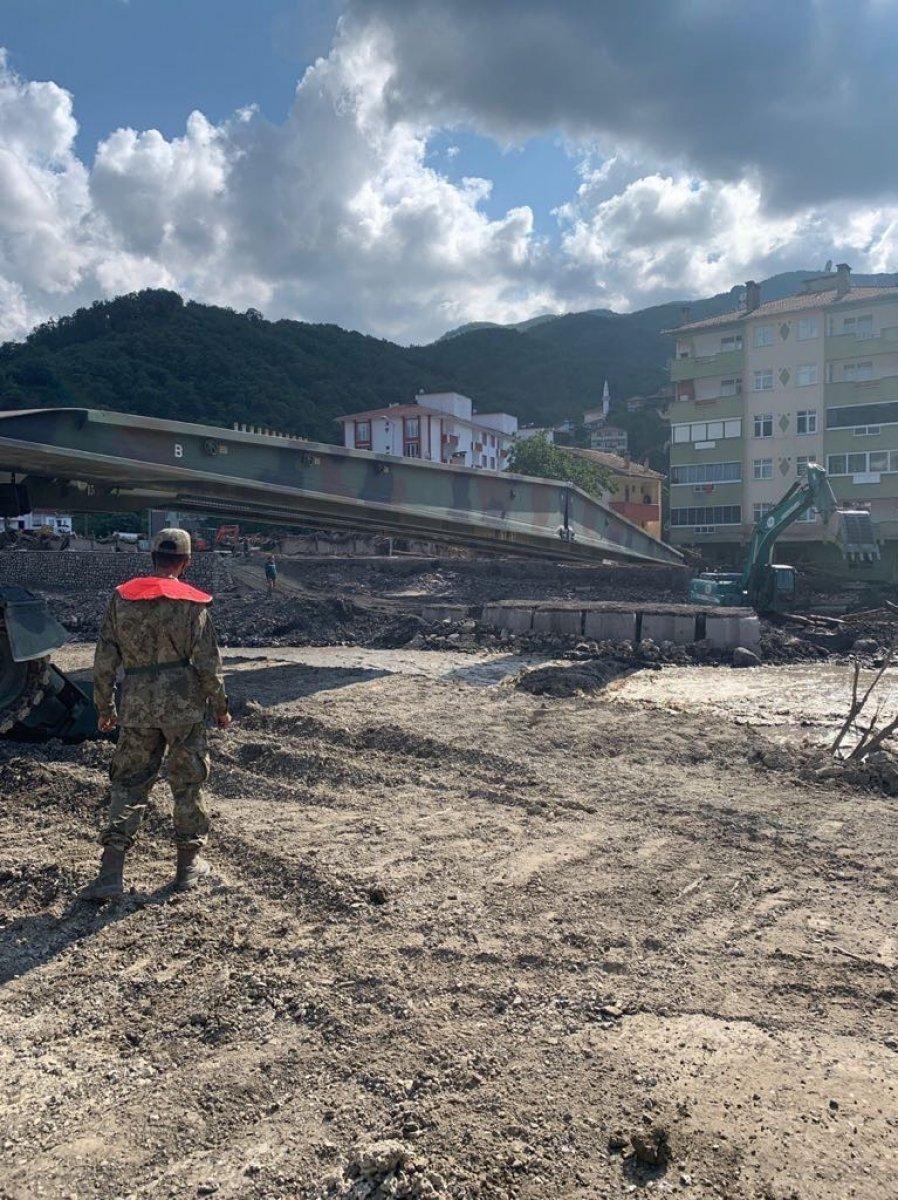 MSB'nin sel bölgesine gönderdiği yatay kaydırmalı köprü tankı kuruldu