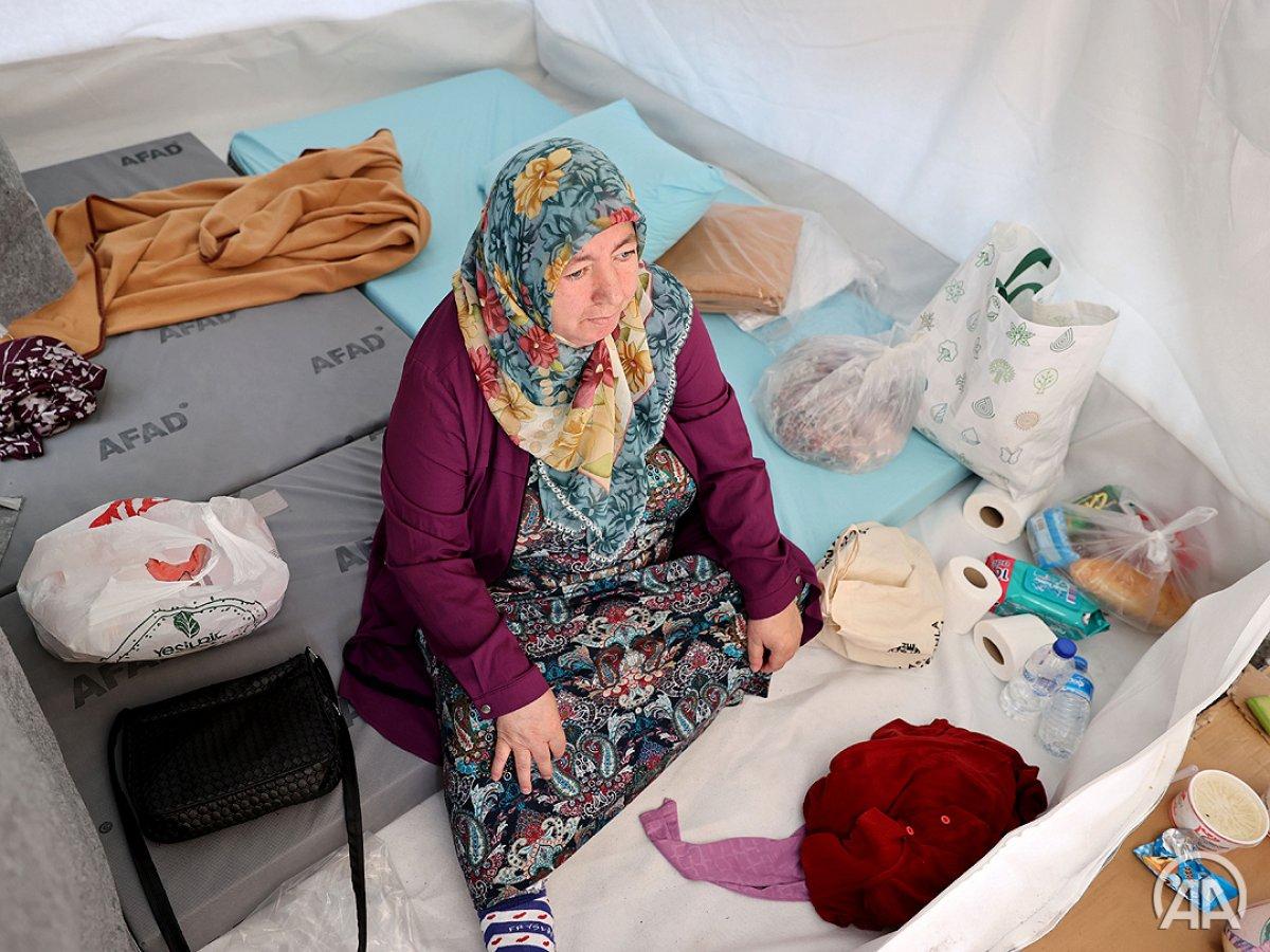 Sel felaketinde evini kaybedenler çadır kentte konaklıyor