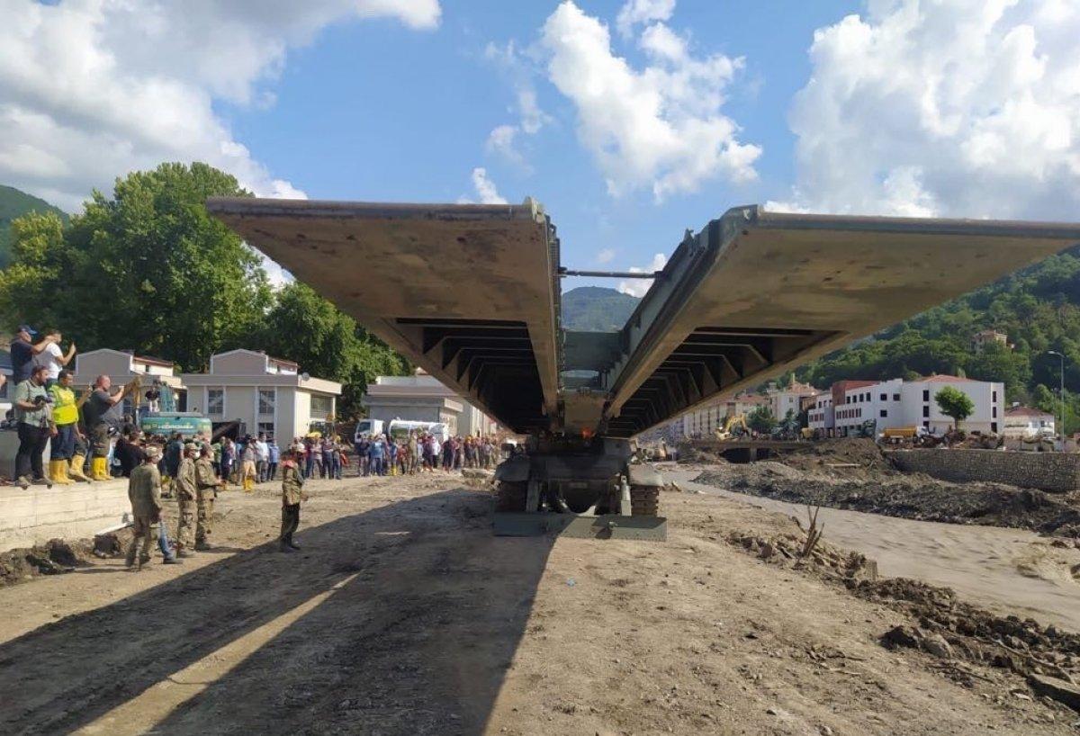 MSB'nin sel bölgesine gönderdiği yatay kaydırmalı köprü tankı kuruldu