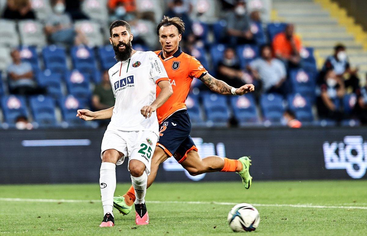 Alanyaspor, Başakşehir'i 1-0 mağlup etti
