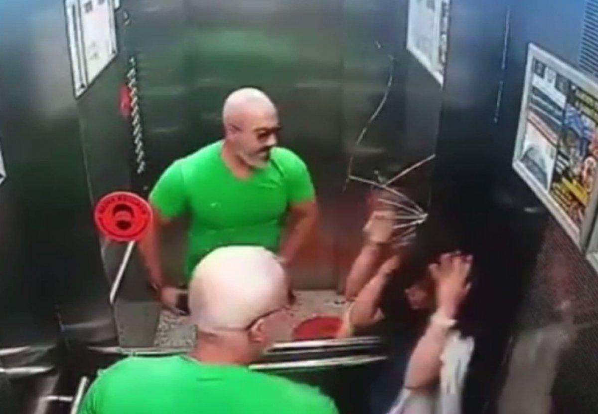 Esenyurt'ta bir baba, kızına attığı tokatla asansör aynasını çatlattı