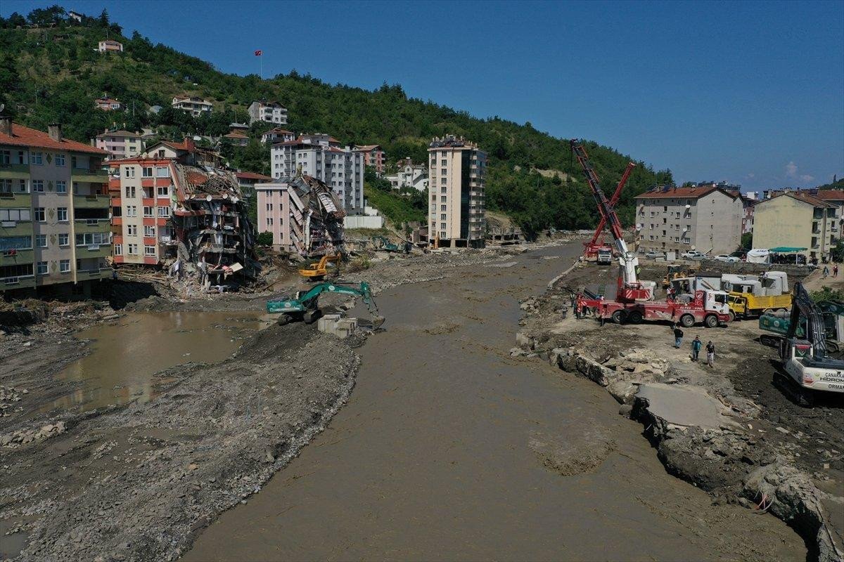 Kastamonu’daki Ezine Çayı üzerine seyyar köprü inşa ediliyor