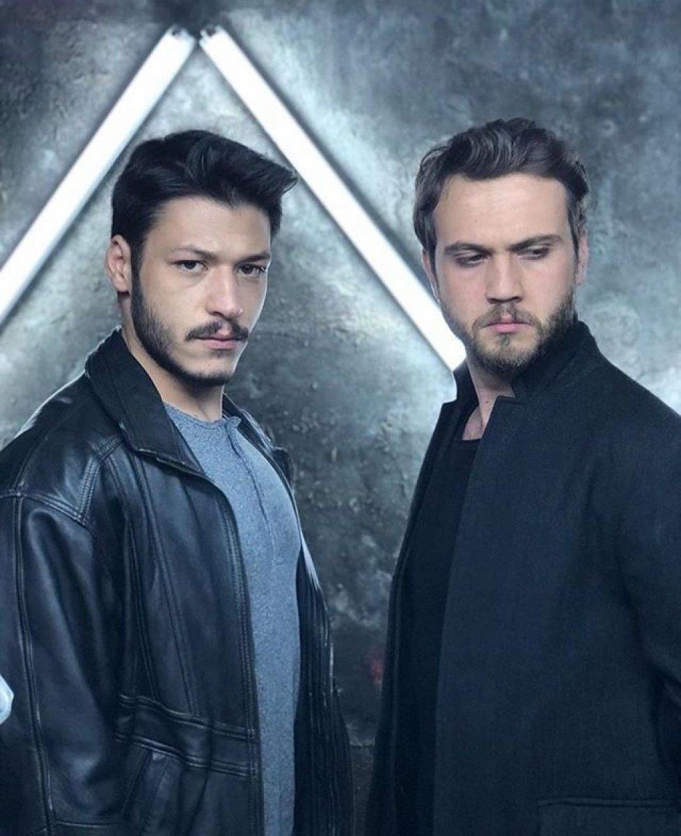 Aras Bulut İynemli, Kubilay Aka'ya yardım etti