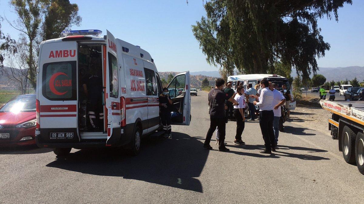 Aydın’da sürücü eğitmeni, yolcu minibüsüyle çarpıştı