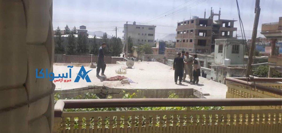 Kabil'de uçuş sırasında üç kişi, tutundukları uçaktan düştü