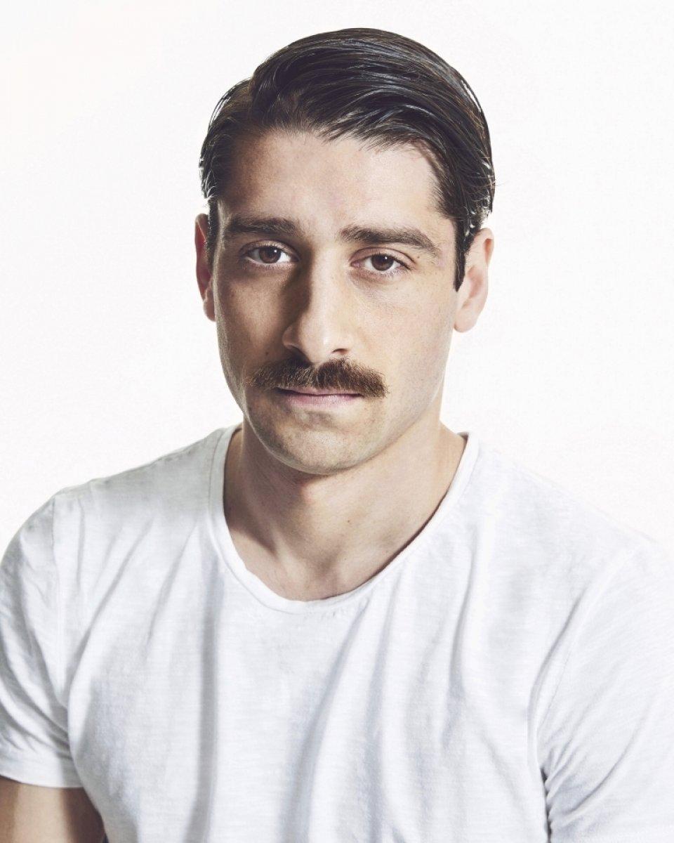 Bora Akkaş'ın set hali