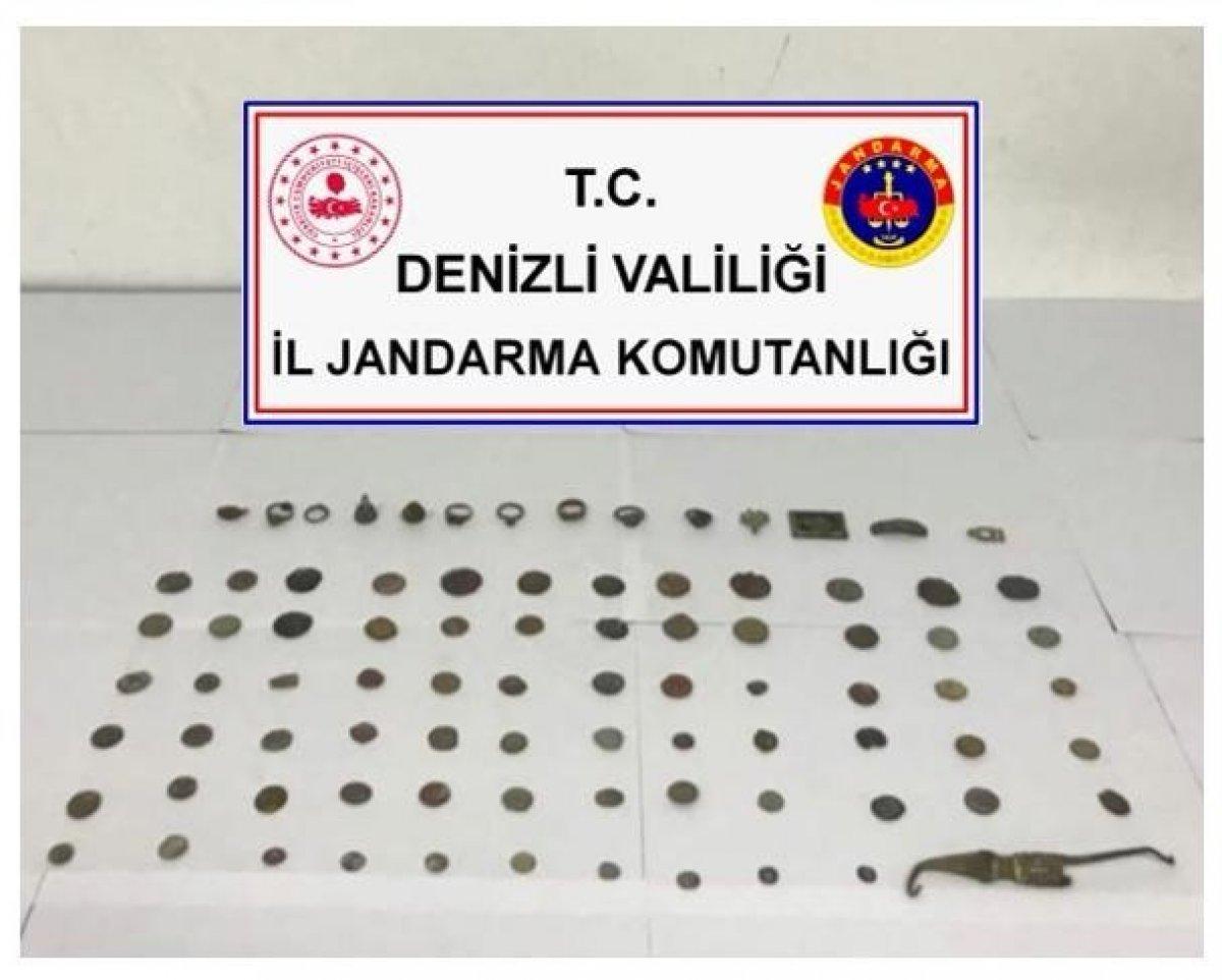 Denizli’de 370 sikke ve 215 tarihi obje ele geçirildi