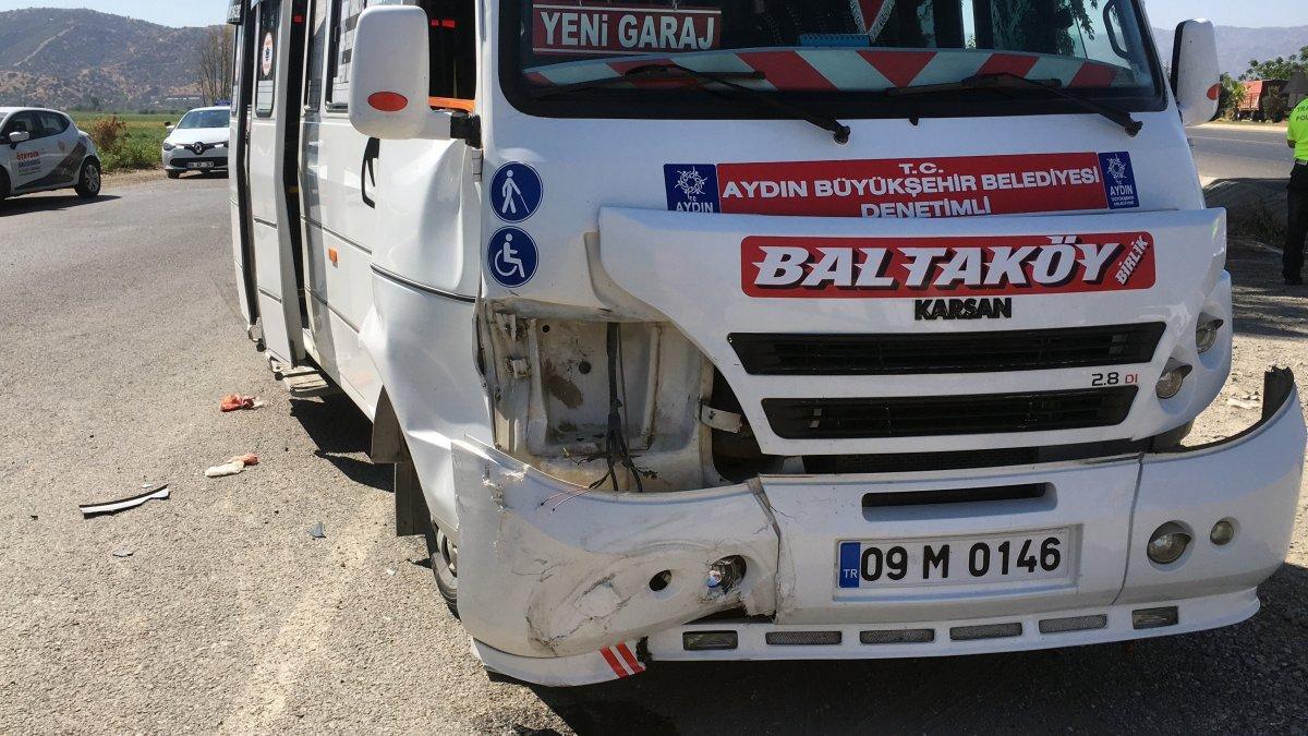 Aydın’da sürücü eğitmeni, yolcu minibüsüyle çarpıştı