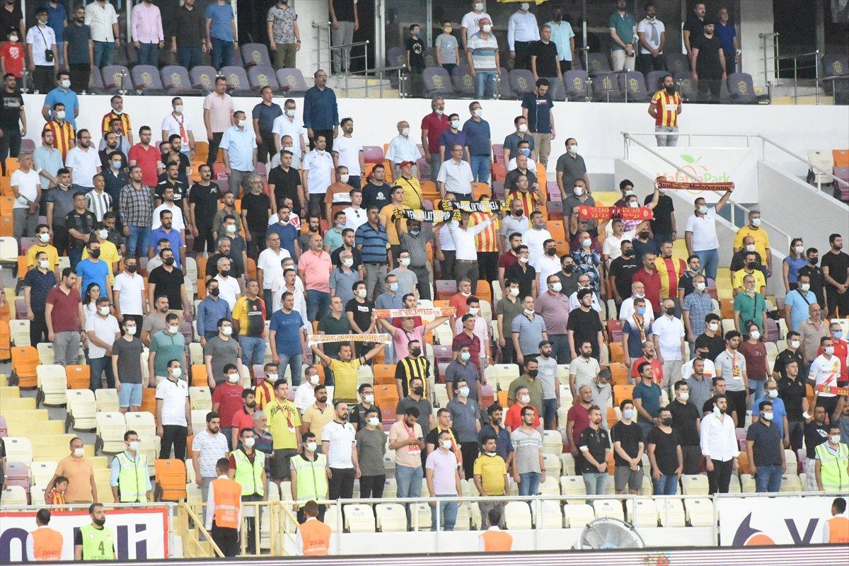 Trabzonspor, deplasmanda Yeni Malatyaspor'u 5 golle geçti