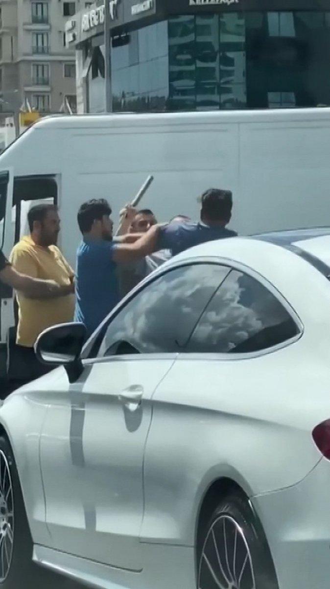 Ümraniye'de sopalı yol verme kavgası