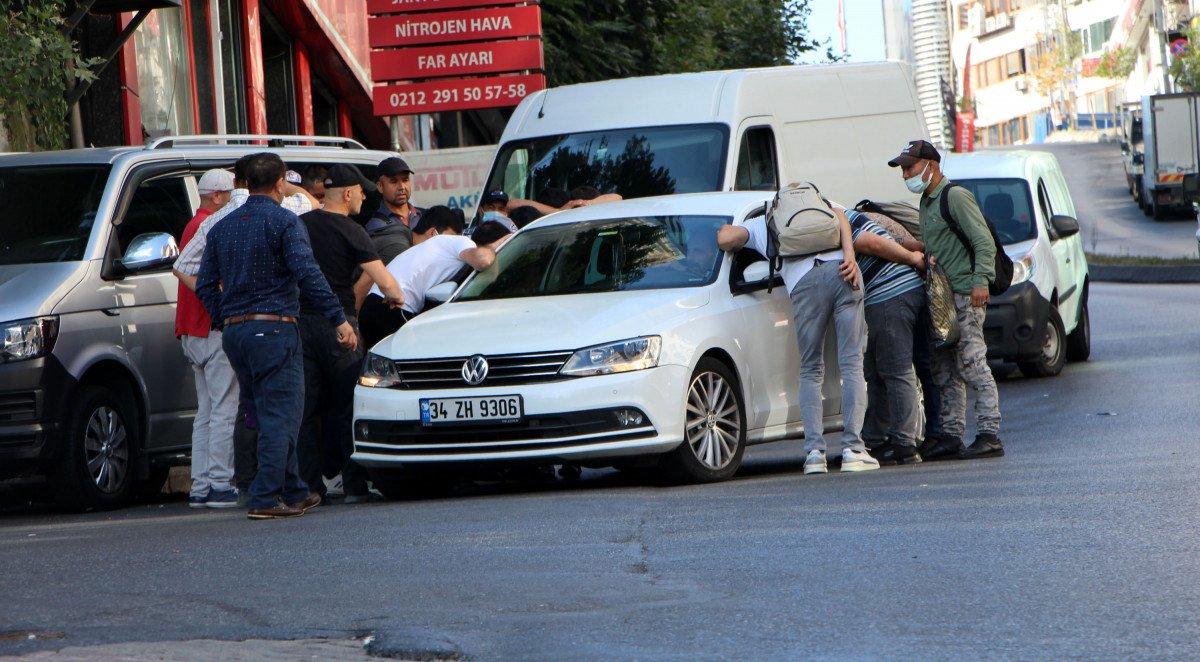 Kağıthane'de göçmenlerin iş bekleyişi