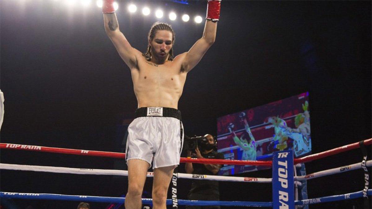 Muhammed Ali'nin torunu Nico Ali Walsh kariyerine nakavtla başladı