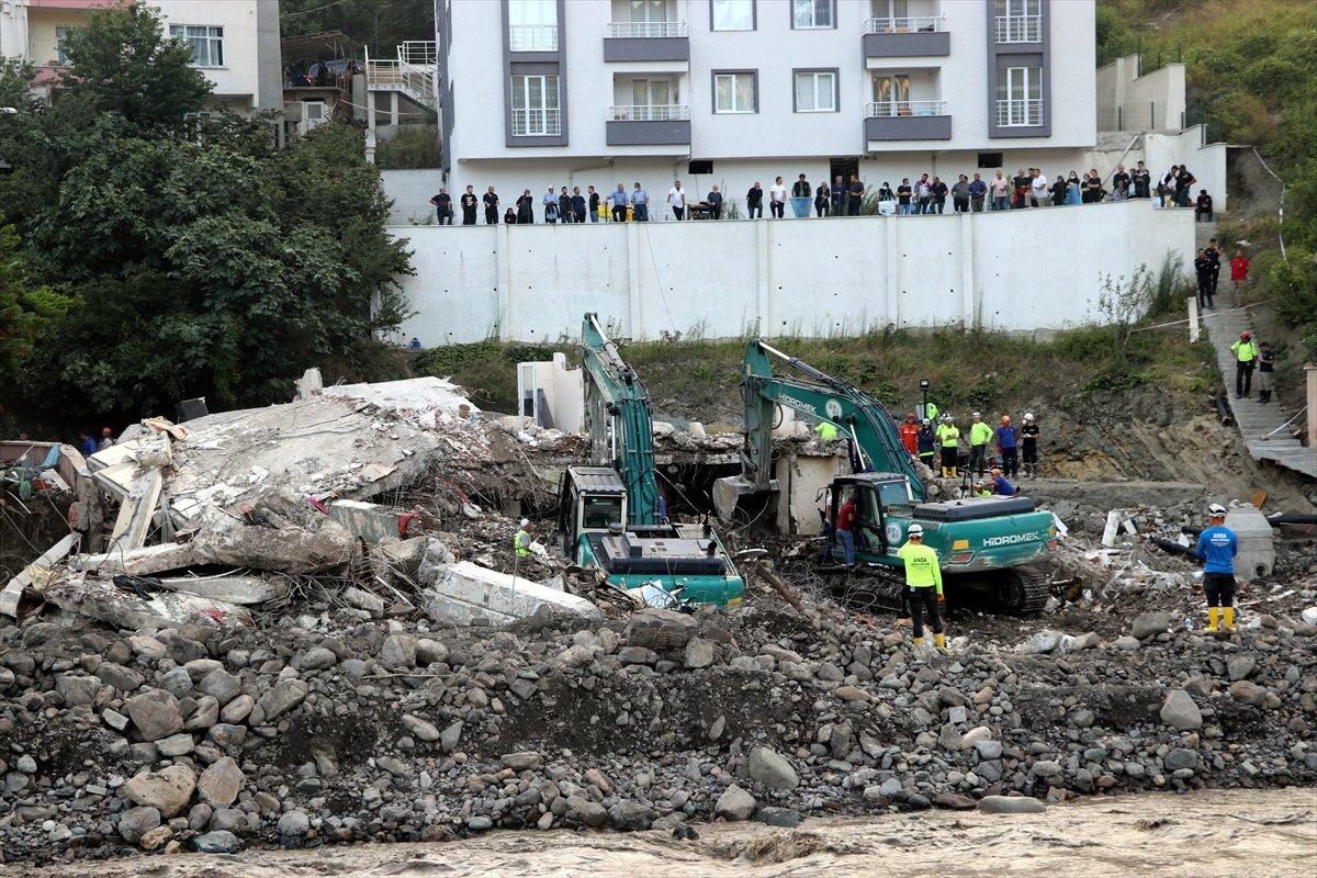 Kastamonu'da çöken binanın müteahhidinin mal varlığına tedbir kararı