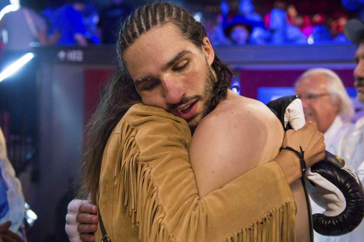 Muhammed Ali'nin torunu Nico Ali Walsh kariyerine nakavtla başladı