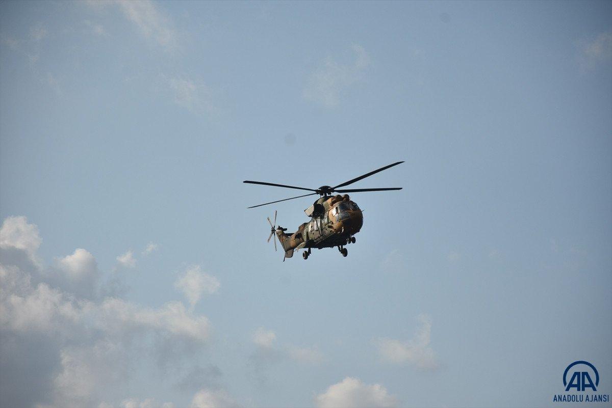 Sinop'ta köylere helikopterle erzak taşınıyor