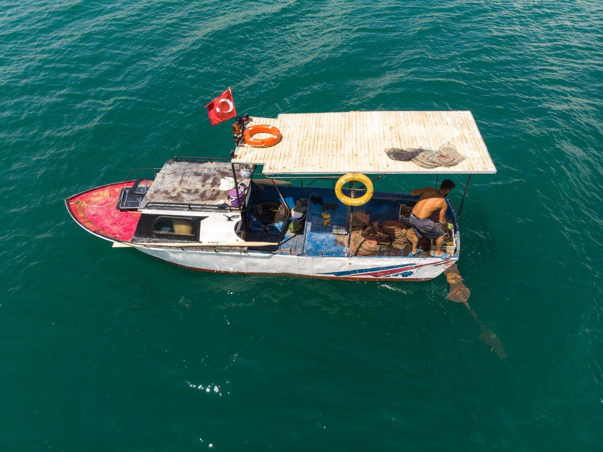 Tuncelili genç, avladığı kerevitten binlerce lira gelir sağlıyor