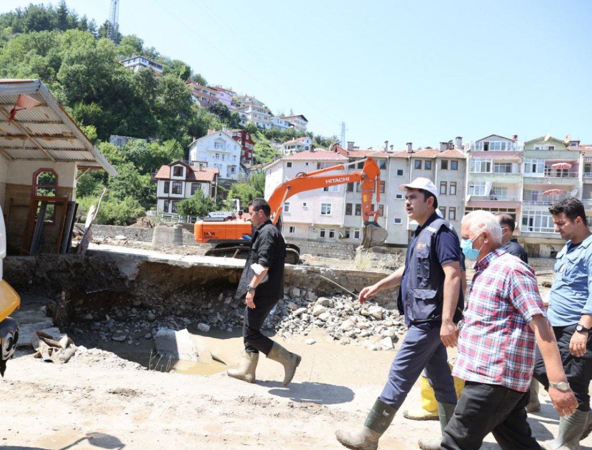 Murat Kurum, Kastamonu'da selden etkilenen bölgeleri inceledi