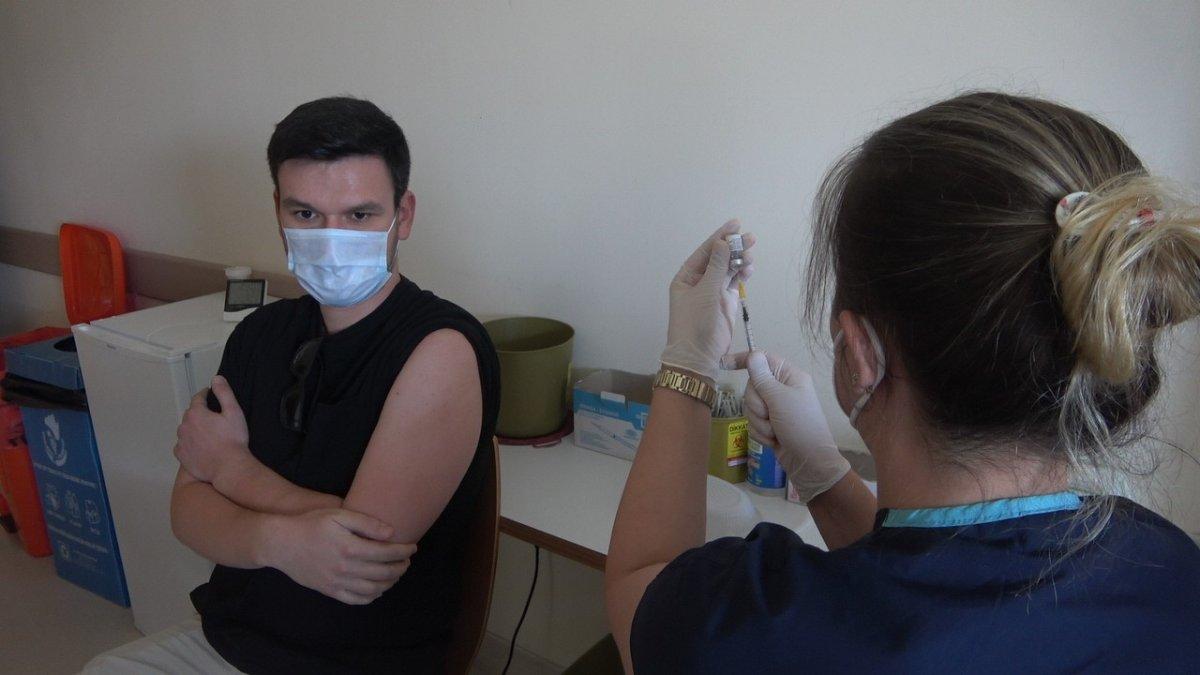 15 yaş ve üzerine aşılama başladı