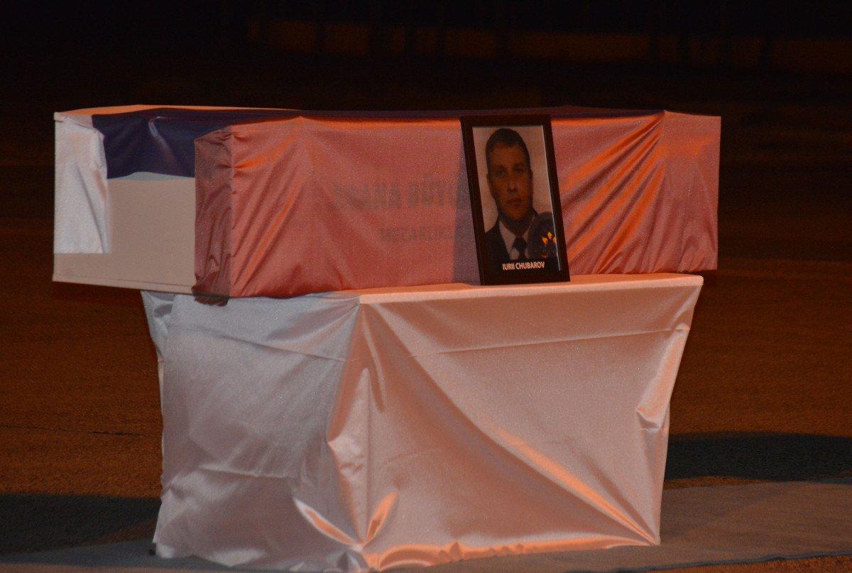 Rus mürettebatın cenazeleri, törenle ülkelerine gönderildi