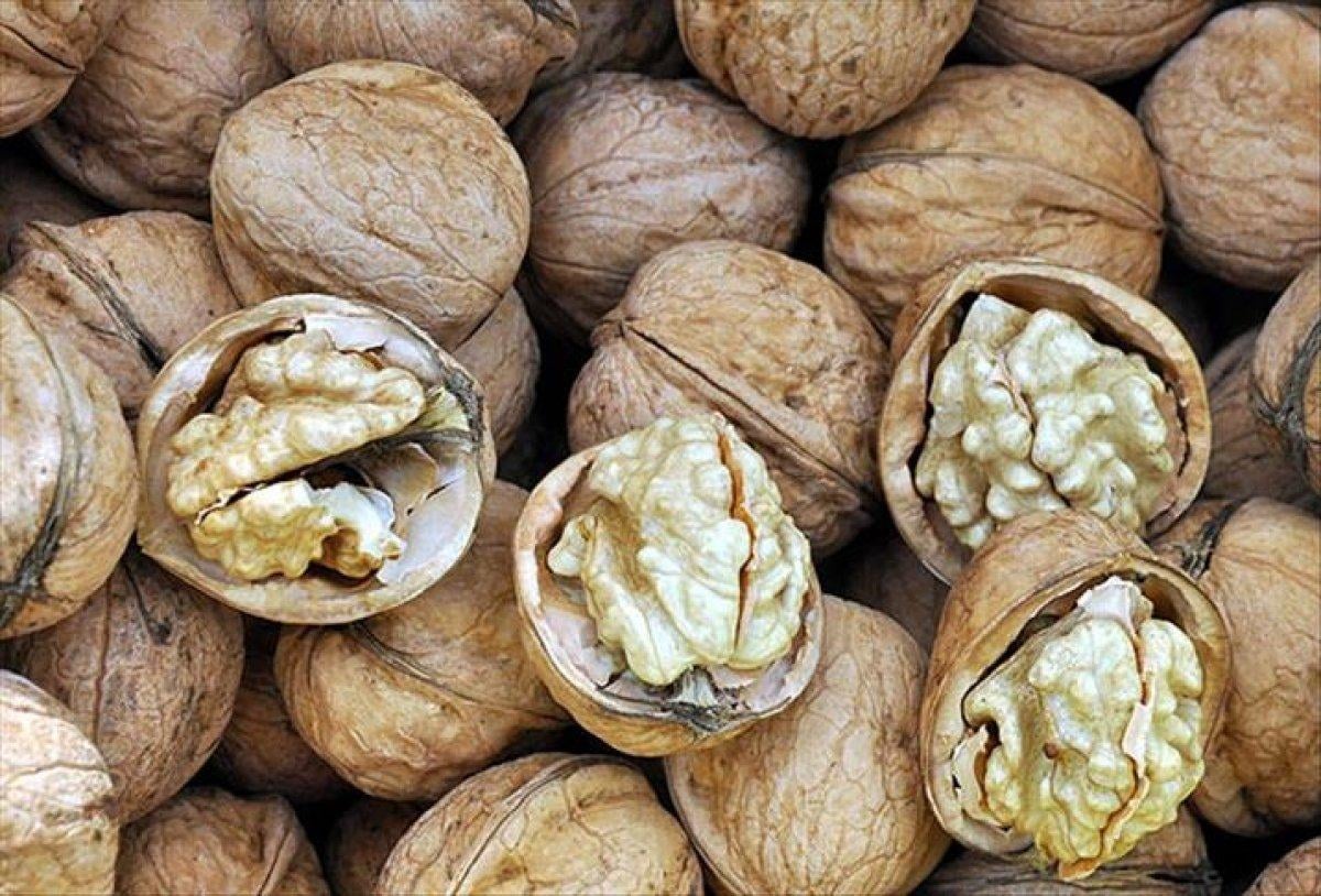 Daha beyaz dişler için 10 besin