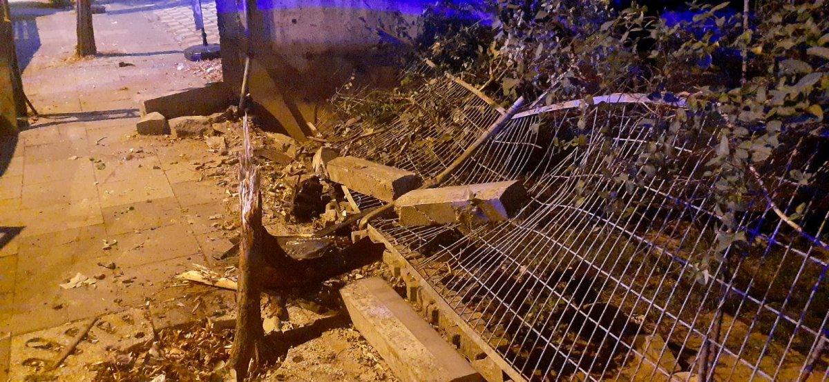 Tuzla’da alkollü sürücü kaza yaptı: 1’i ağı 2 yaralı