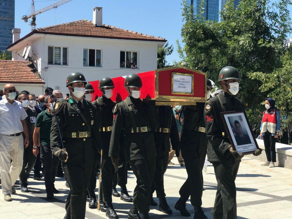 Irak'ın kuzeyinde şehit düşen askerlerimiz son yolculuğuna uğurlandı