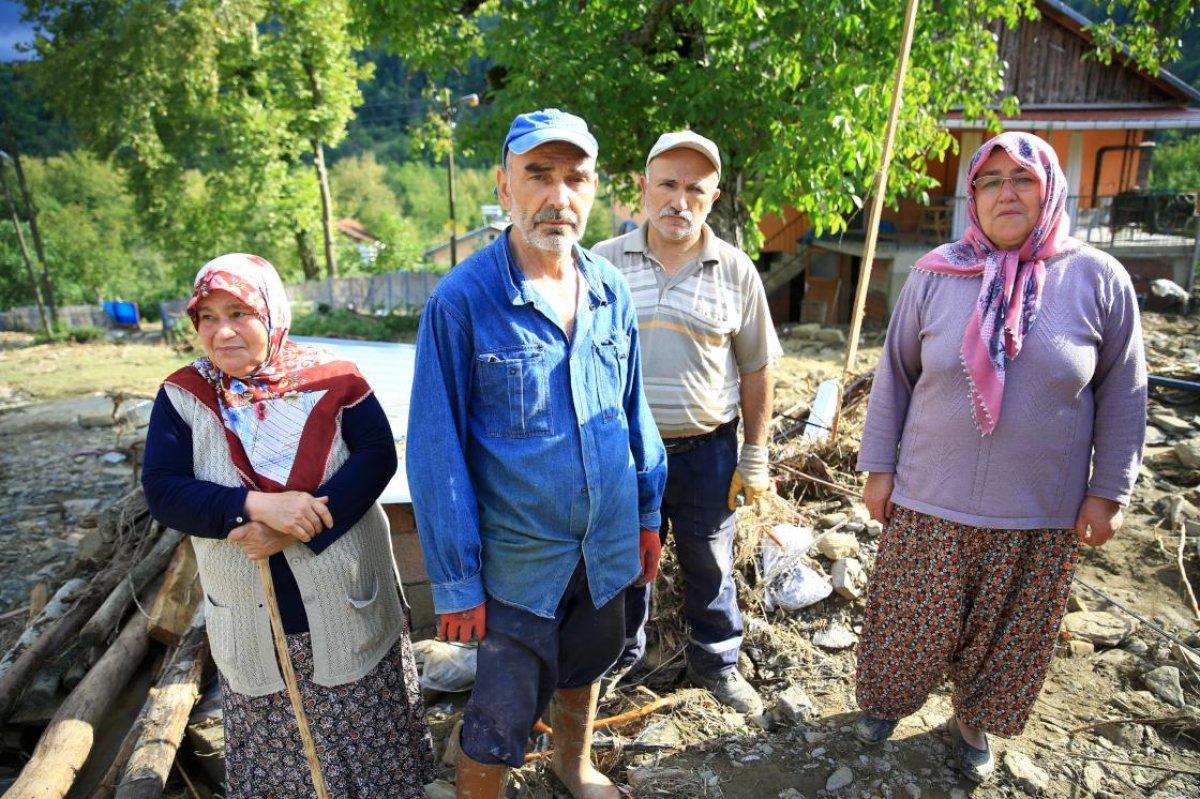 Bartın'da selden kurtulan Ayşe Başol, korku dolu anları gözyaşlarıyla anlattı