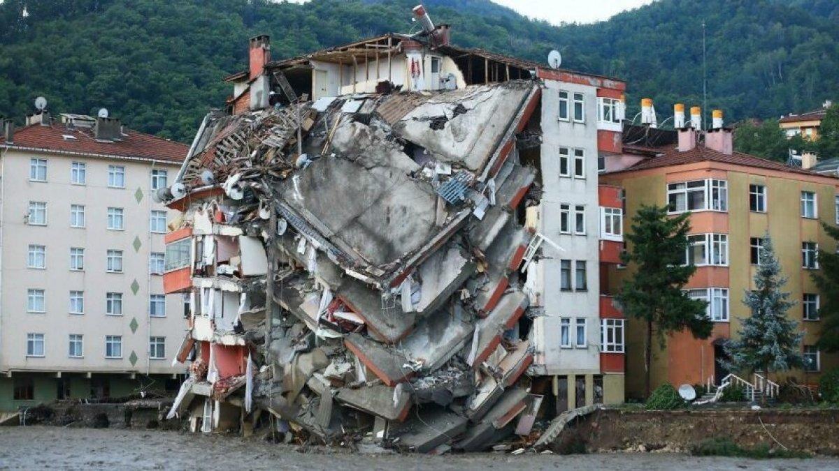 AFAD: Sel felaketinde kayıp ihbarı 34’tür