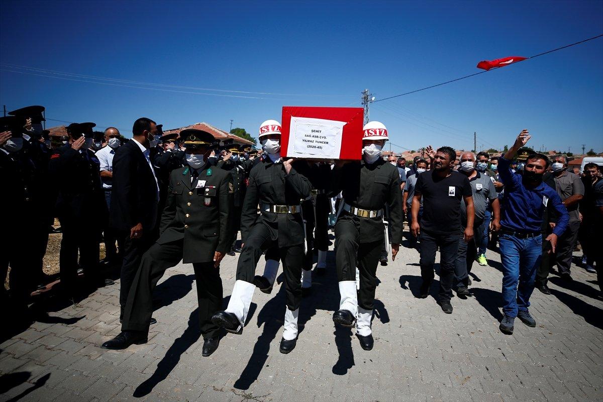 Irak'ın kuzeyinde şehit düşen askerlerimiz son yolculuğuna uğurlandı