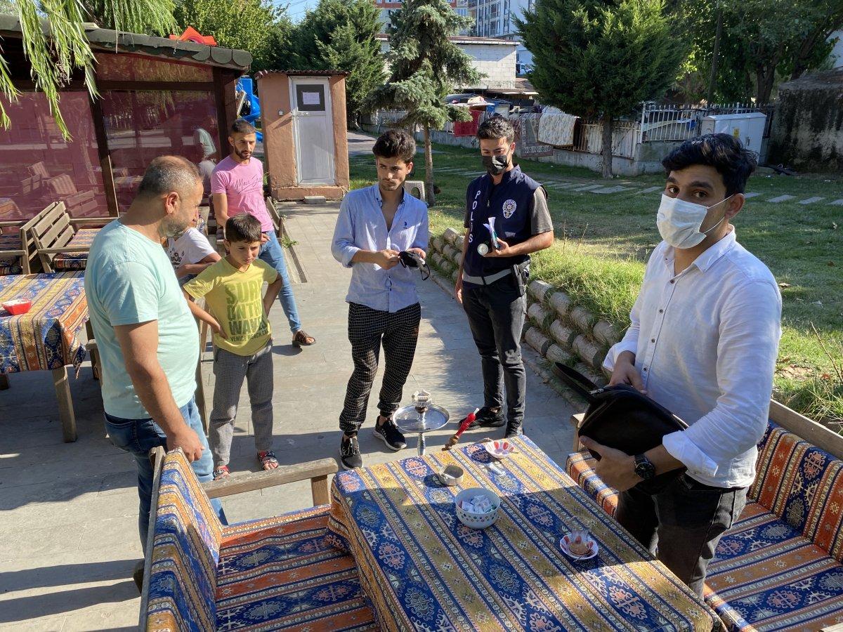 Esenyurt'ta kaçak göçmenler, nargile içtiği sırada yakalandı