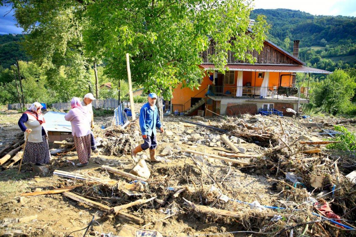 Bartın'da selden kurtulan Ayşe Başol, korku dolu anları gözyaşlarıyla anlattı
