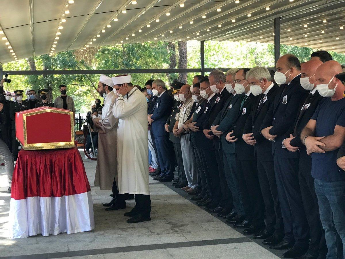 Irak'ın kuzeyinde şehit düşen askerlerimiz son yolculuğuna uğurlandı