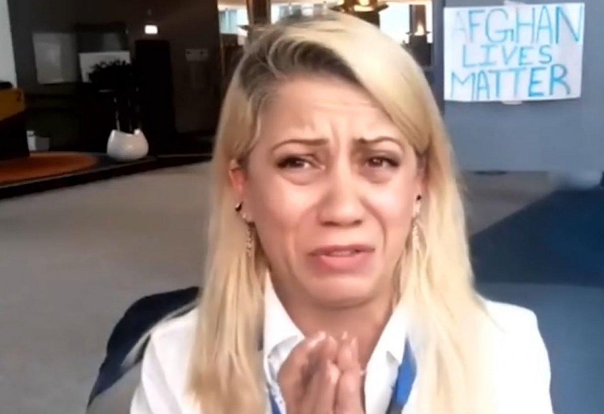 NATO Genel Sekreteri Stoltenberg'e gözyaşları içinde soru soran Afgan gazeteci