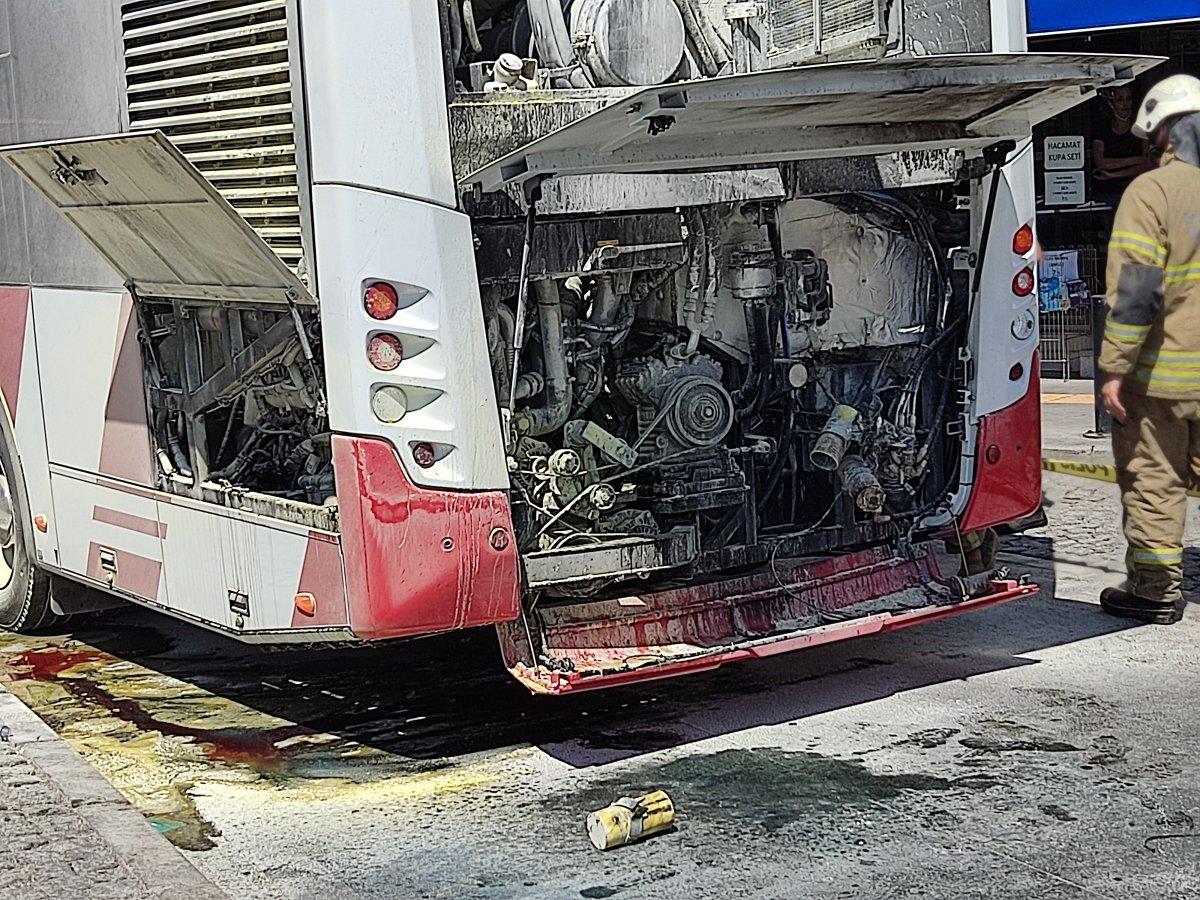 İzmir’de belediye otobüsünün motor bölümünde patlama