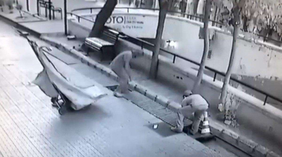 Antalya’da atık toplayıcıları mazgalları çaldı